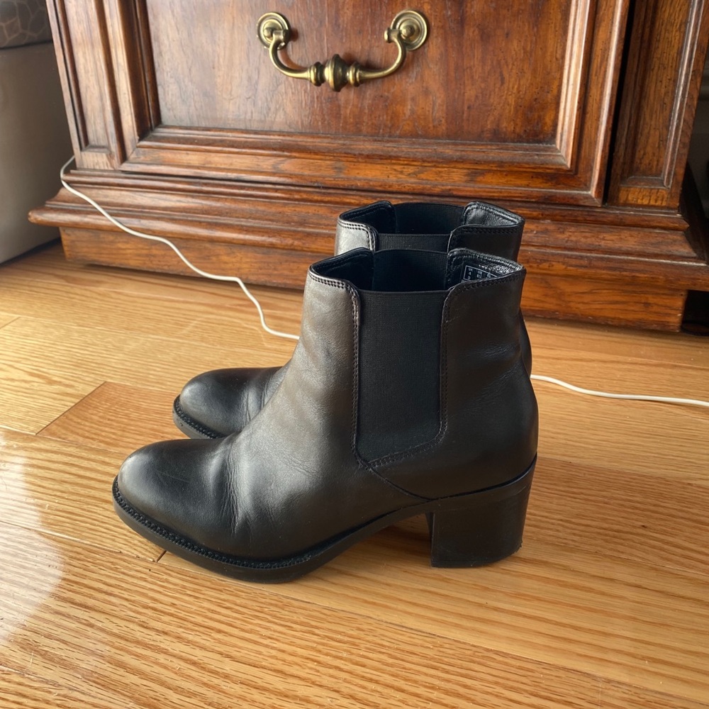 Boots - Picture 2 of 4